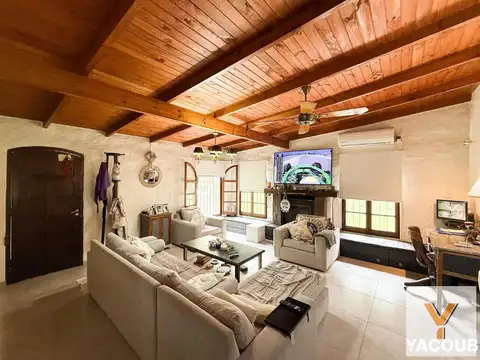 Casa en Venta con 2 cocheras