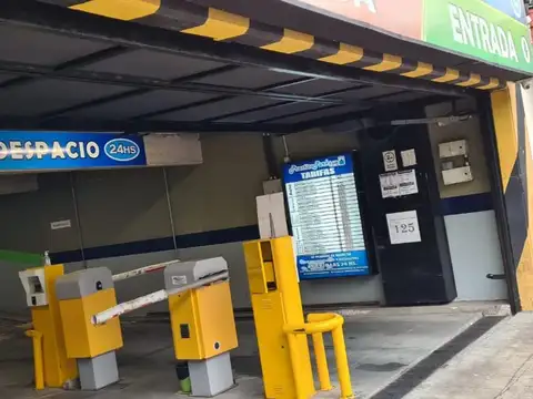 Excelente COCHERA FIJA en VENTA en Balvanera 