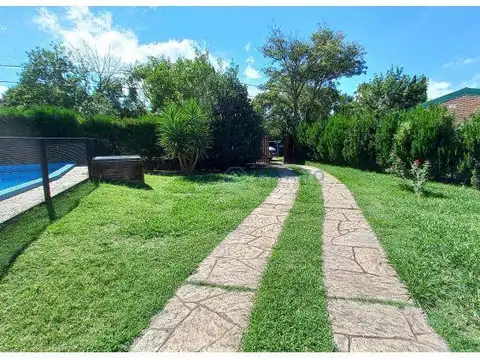 Casa en Alquiler con 1 cochera