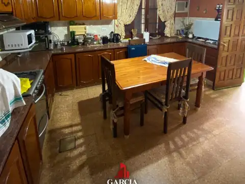 VENDE CASA EN MICROCENTRO DE LA CIUDAD