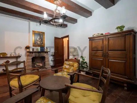 Bernardo de Yrigoyen 2400, Piso 0