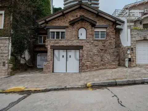 Venta de Chalet en Ph 4 ambientes, Playa Varese, Mar del Plata.