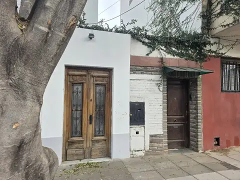 Depto Tipo Casa en Venta en Flores, USD 79.000