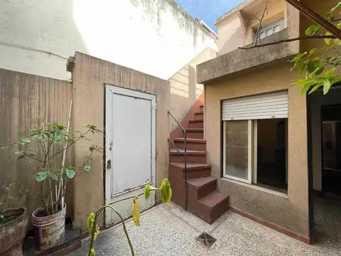 Depto Tipo Casa en Venta 80 años
