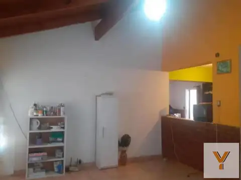 Casa 7 ambientes con 1 baño