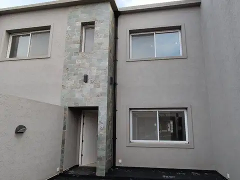 VENTA CASA 3 AMB DUPLEX HURLINGHAM APTO CREDITO