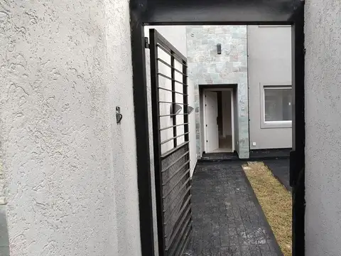 VENTA CASA 3 AMB DUPLEX HURLINGHAM APTO CREDITO