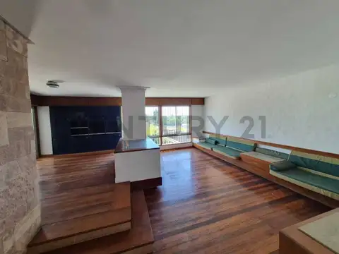 HERMOSA CASA CON PILETA
