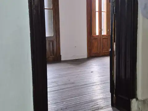 Depto Tipo Casa 8 ambientes con 1 baño