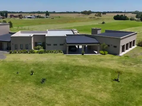 Venta casa Chascomus 6 ambientes Pileta
