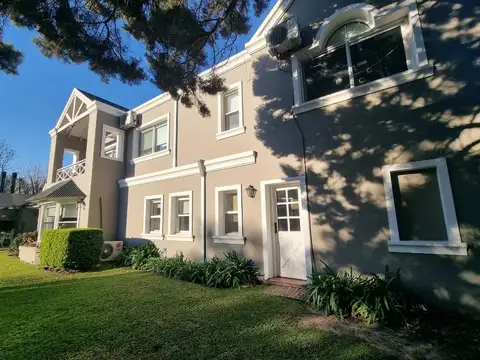 CASA EN VENTA EN SAN PATRICIO 6 AMBIENTES