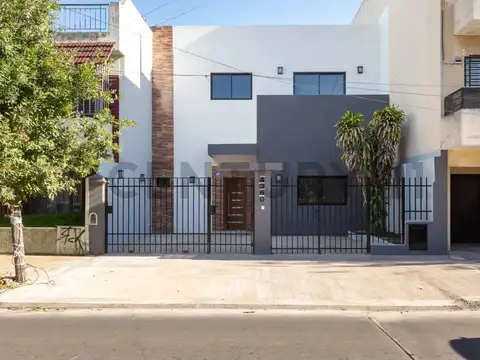 Wenceslao de Tata 4300, Piso 0