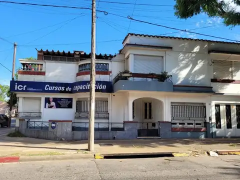 Hipólito Yrigoyen 900