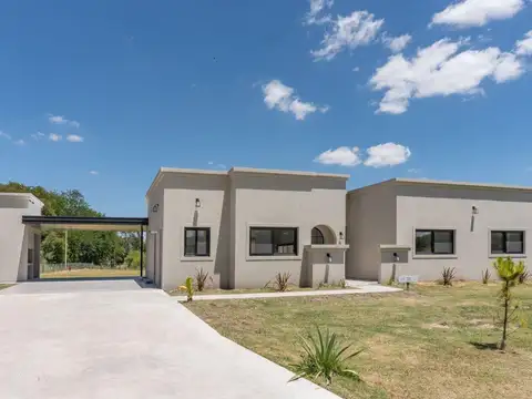 Venta Casa A Estrenar 4 ambientes La Asunción