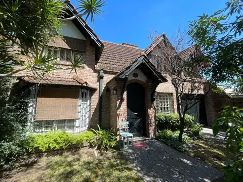 Vendemos Hermoso chalet estilo inglés 4 ambientes ituzaingo sur  