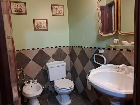 VENTA CASA 6 AMBIENTES. APTO CREDITO. LA LONJA. PILAR