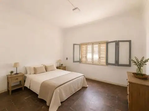 Casa 3 Dorm. 2 Baños – Lobos Centro - Zona Comercial Administrativa