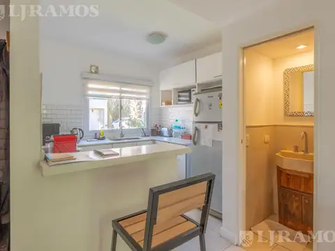 VENTA. TOWN HOUSE. 2 dormitorios. Jardin. AMenities Barrio Palmas del Sol