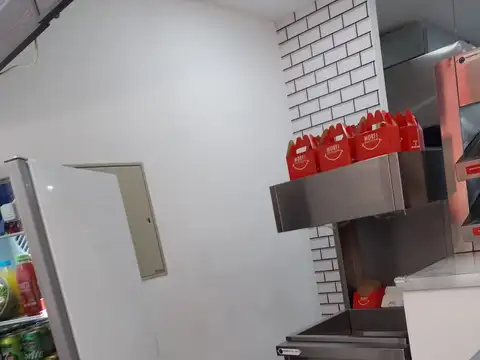 Local en Alquiler Via Púb.