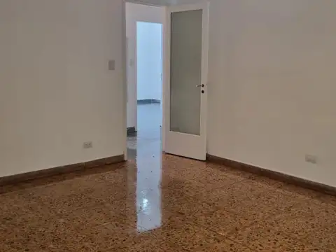 Depto Tipo Casa en Alquiler con 1 cocheras