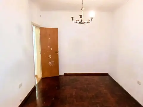 Depto Tipo Casa en Venta 60 años