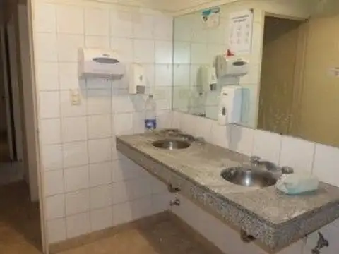 Local en Venta en Retiro, USD 1.700.000