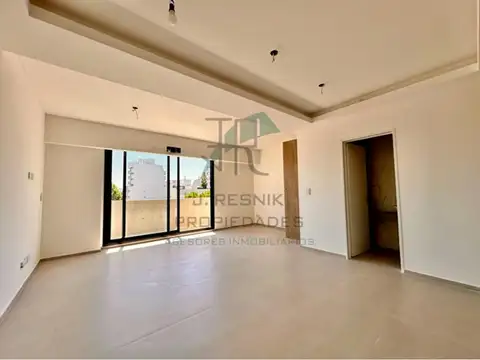 MONOAMBIENTE -  BAÑO - COMPARTIMENTADO - OPCIÓN COCHERA