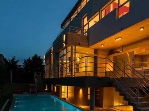 Casa 7 ambientes con 7 baños