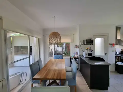 Casa en Alquiler Temporal con 1 cochera