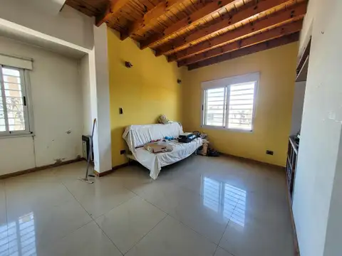 Depto Tipo Casa en Alquiler de 3 ambientes