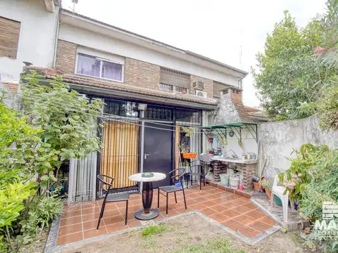Dúplex en Venta de 4 Ambientes en Villa Adelina con Jardín
