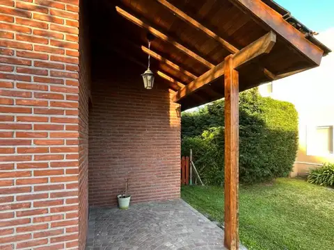 Casa en Alquiler en La Delfina, USD 1.300