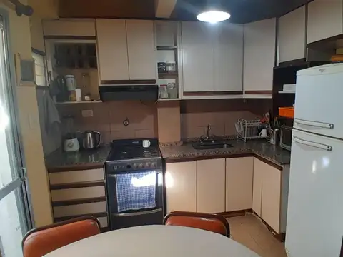 Depto Tipo Casa 4 ambientes con 2 baños