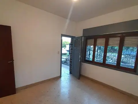 Casa en Alquiler en Moron Sur, $ 950.000