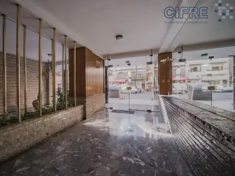 Departamento 4 ambientes con balcón y cochera fija cubierta