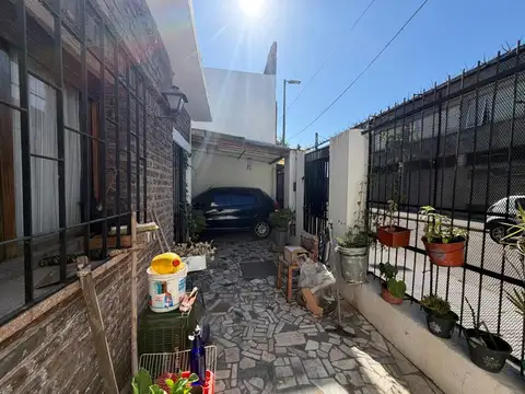 Casa 6 ambientes con 3 baños