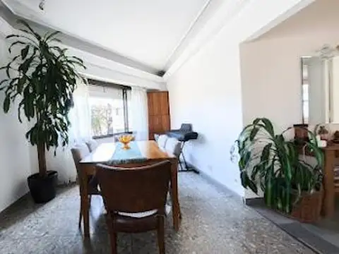 Depto Tipo Casa en Venta de 4 dormitorios