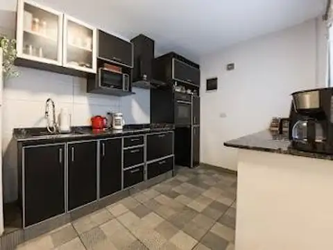 Depto Tipo Casa en Venta de 5 ambientes