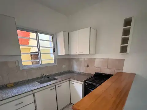 Depto Tipo Casa en Alquiler de 3 ambientes