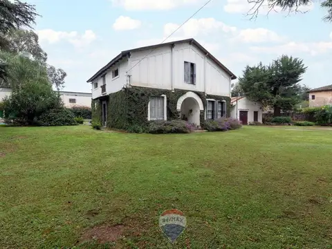 VENTA CASA 4 DORM  PILETA CENTRO VILLA ALLENDE CBA