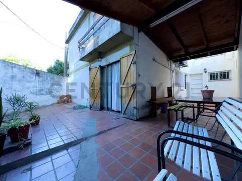 Venta PH 8 ambientes  El Palomar, Morón