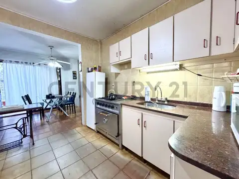 Venta PH 8 ambientes  El Palomar, Morón