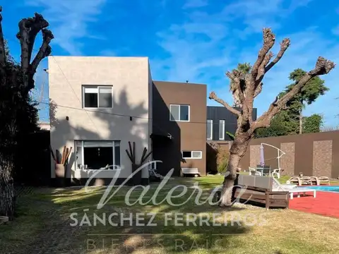 Casa 4 ambientes con 3 baños