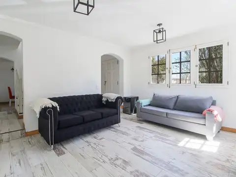 Casa en Venta con 4 cocheras