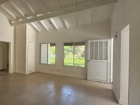 Casa en Venta con 3 cocheras
