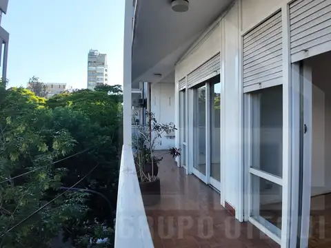 3 Amb en el Corazón de Belgrano. Super Luminoso.Balcon aterrazado. A metros de Cabildo y Juramento. 78 mts totales. Posibilidad de alquiler de cochera en el edificio.
