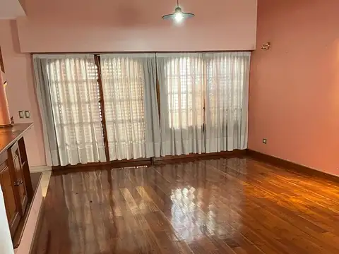Casa 6 ambientes con 3 baños