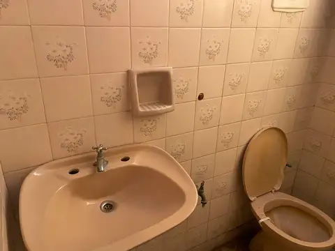 LOCAL EN ALQUILER EN CALLE 8 E/ 528 y 529