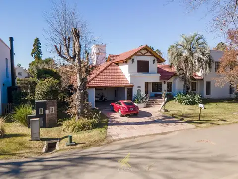 Casa en venta 8 ambientes en Campo Chico Country Club