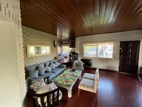 Casa en Venta con 1 cochera
